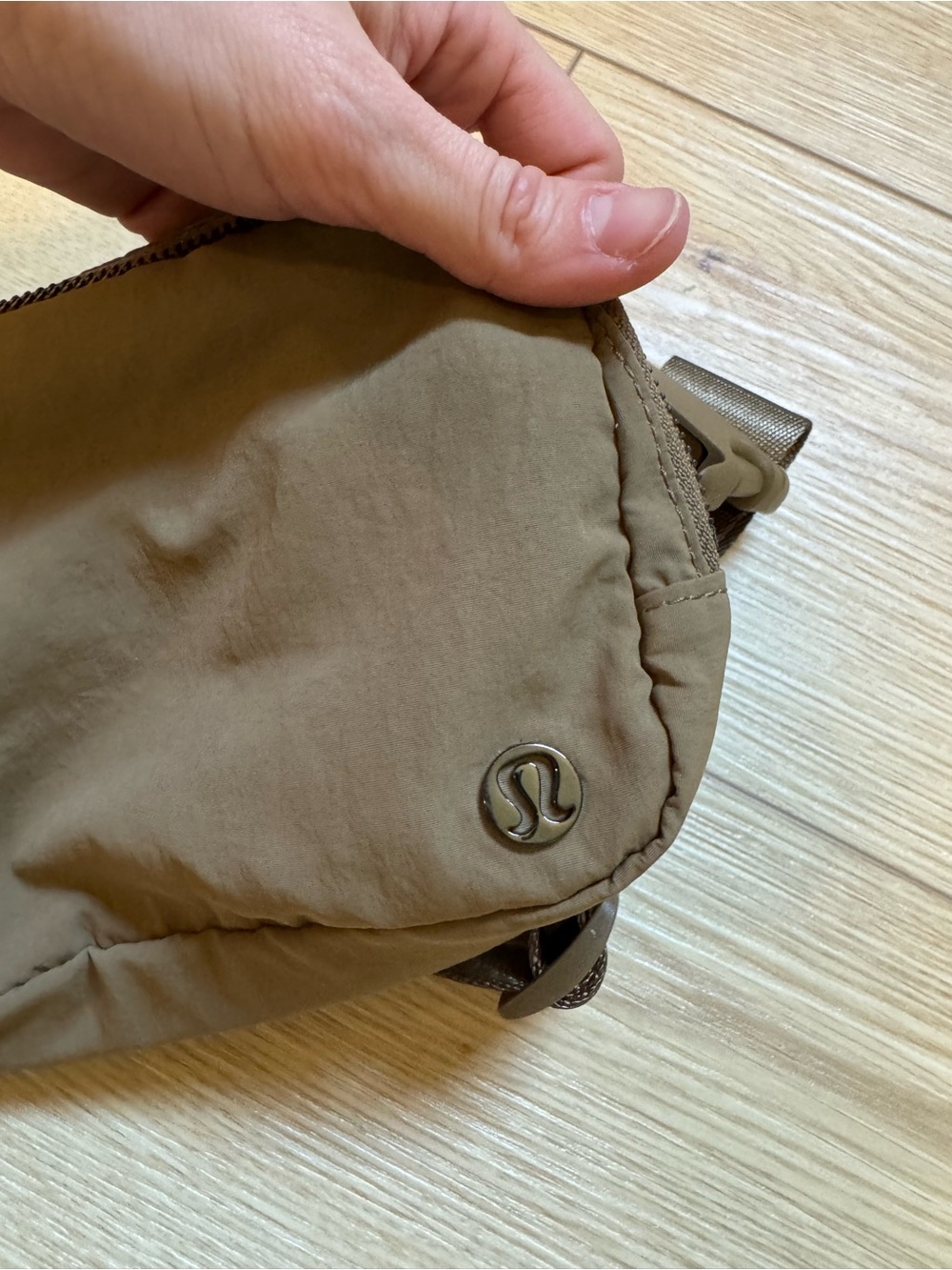 lululemon olive green belt bag - Picture 2 of 10